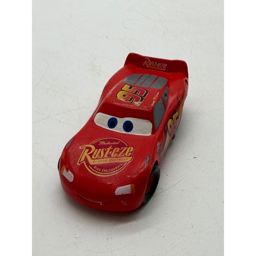 Disney Pixar Cars Lightning McQueen Tonies 2018 Magnetic Car Bumper Ornament 95